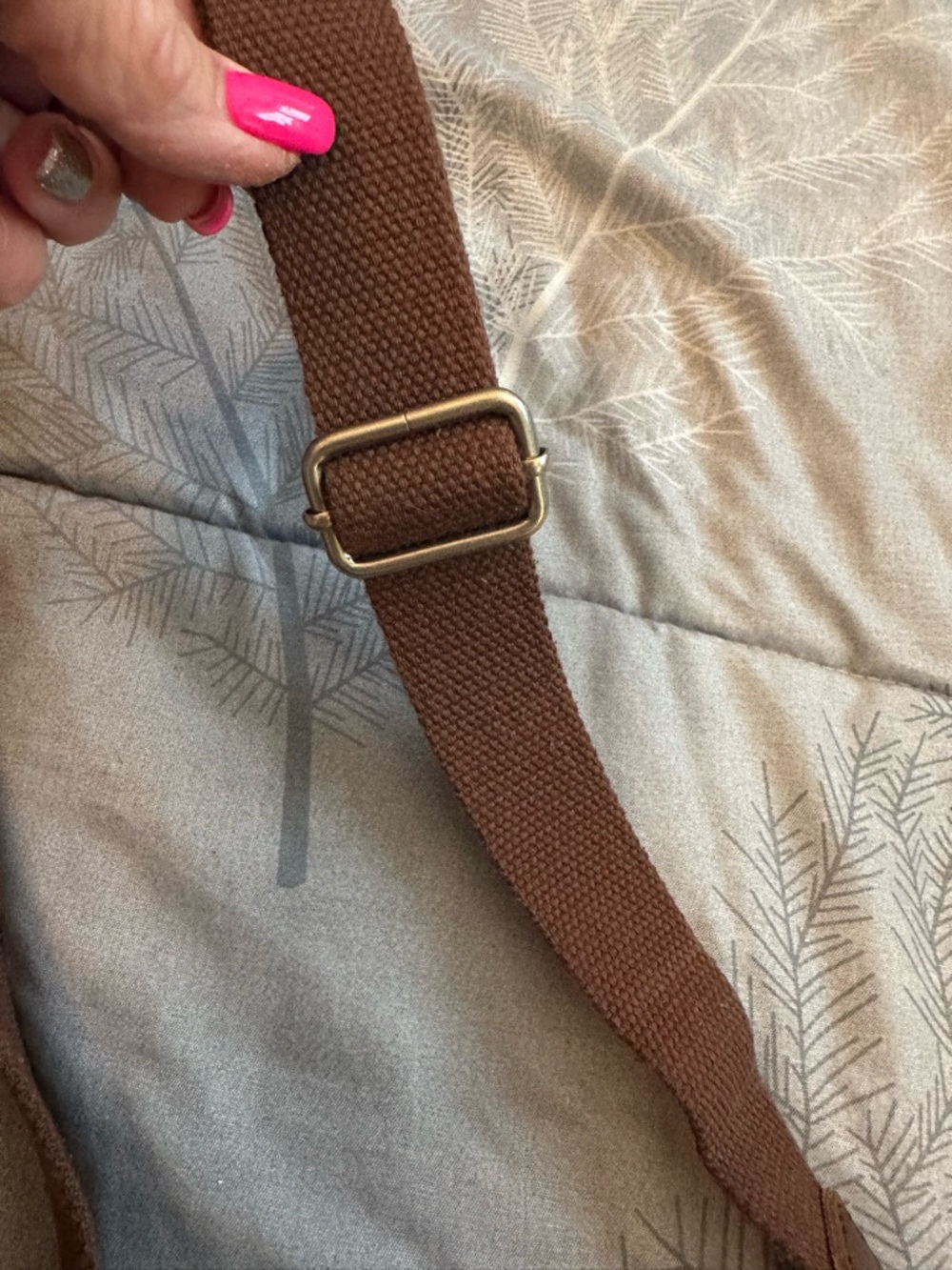 EUC Fossil Key-Per Multicolor Chevron Crossbody Bag - Picture 10 of 14